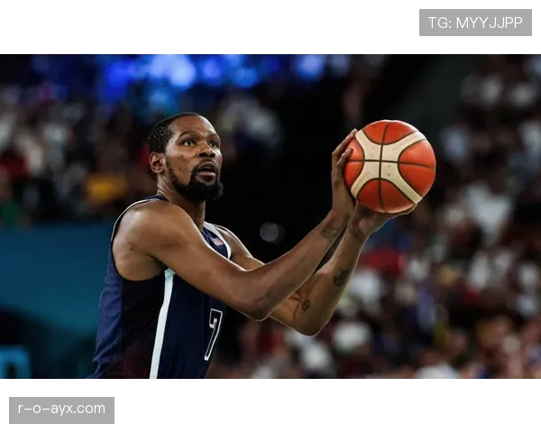 布里奇斯无球穿插拉开空间提升杜兰特单打威胁